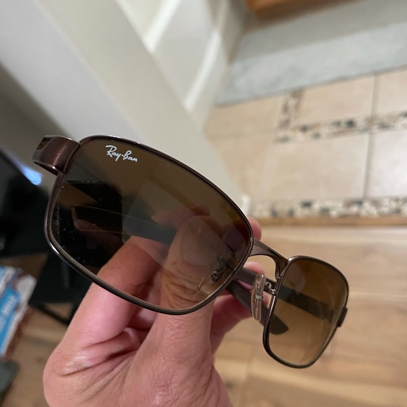 Unisex Ray Ban Shades - Picture 3 of 7